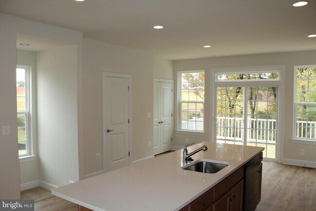 Building Photo - 10665 Hinton Wy