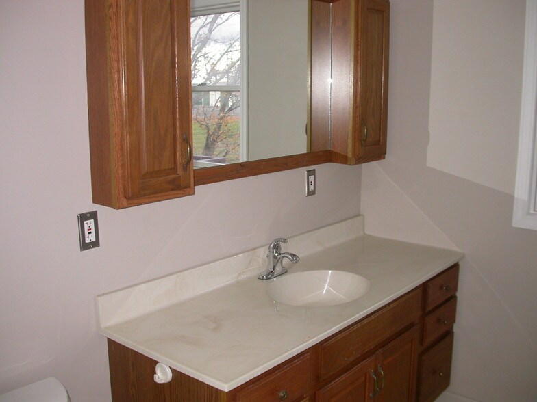 Building Photo - 5645 NY-5