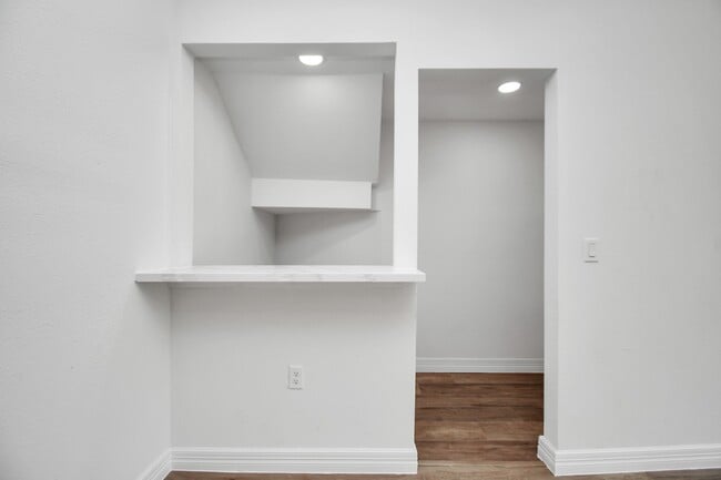 Building Photo - 2812 Truxillo St