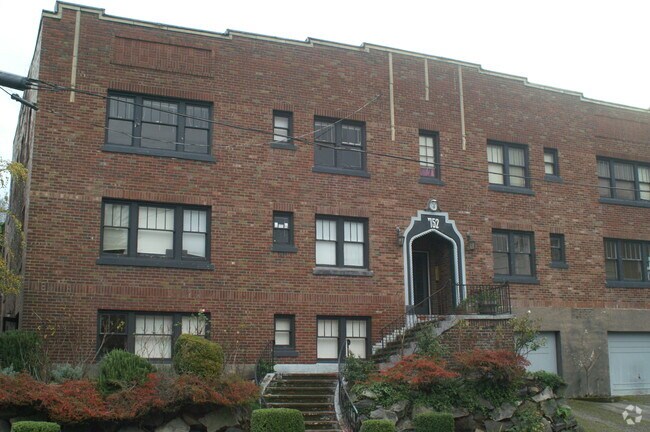 Building Photo - Boylston Manor