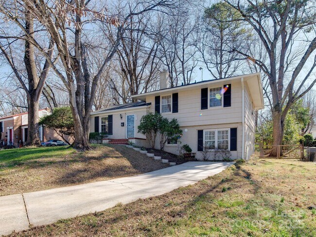 Building Photo - 4917 White Oak Rd