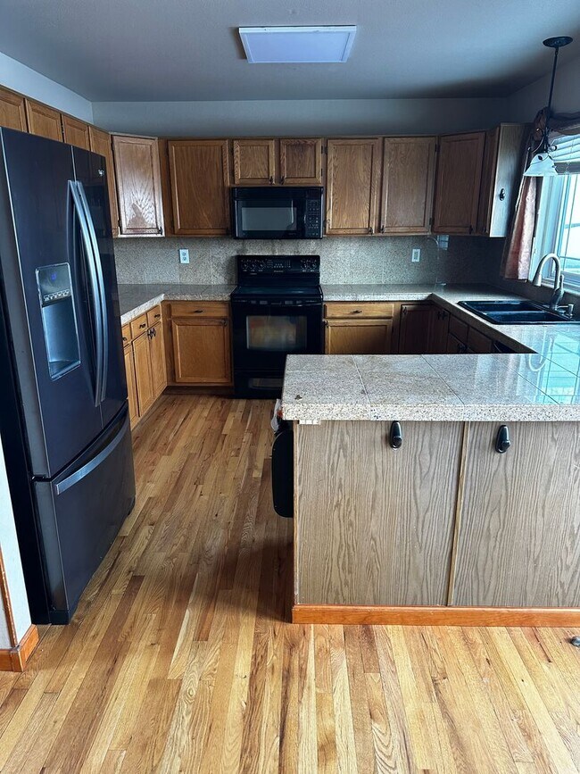 Building Photo - Valley at Rainbow Ridge - Arvada - Available Early July!