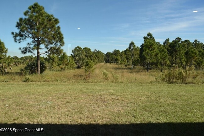 Building Photo - 3143 Fullerton Ave