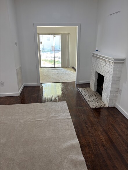 Joining Dining Room - 147 Lestrade Pl