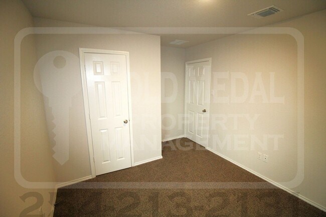 Building Photo - 1704 Cedrus Dr