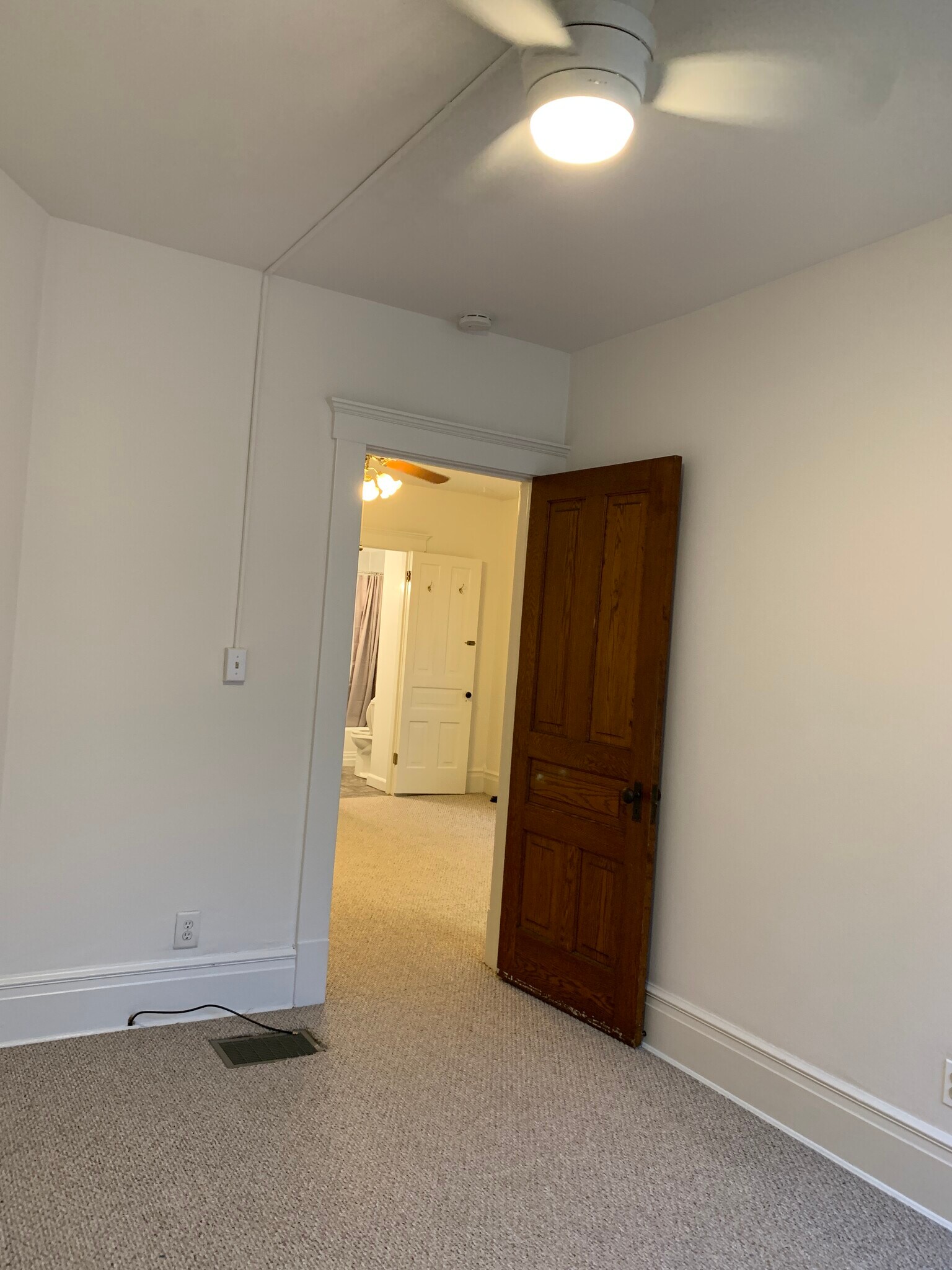 Building Photo - 118 N Thayer St