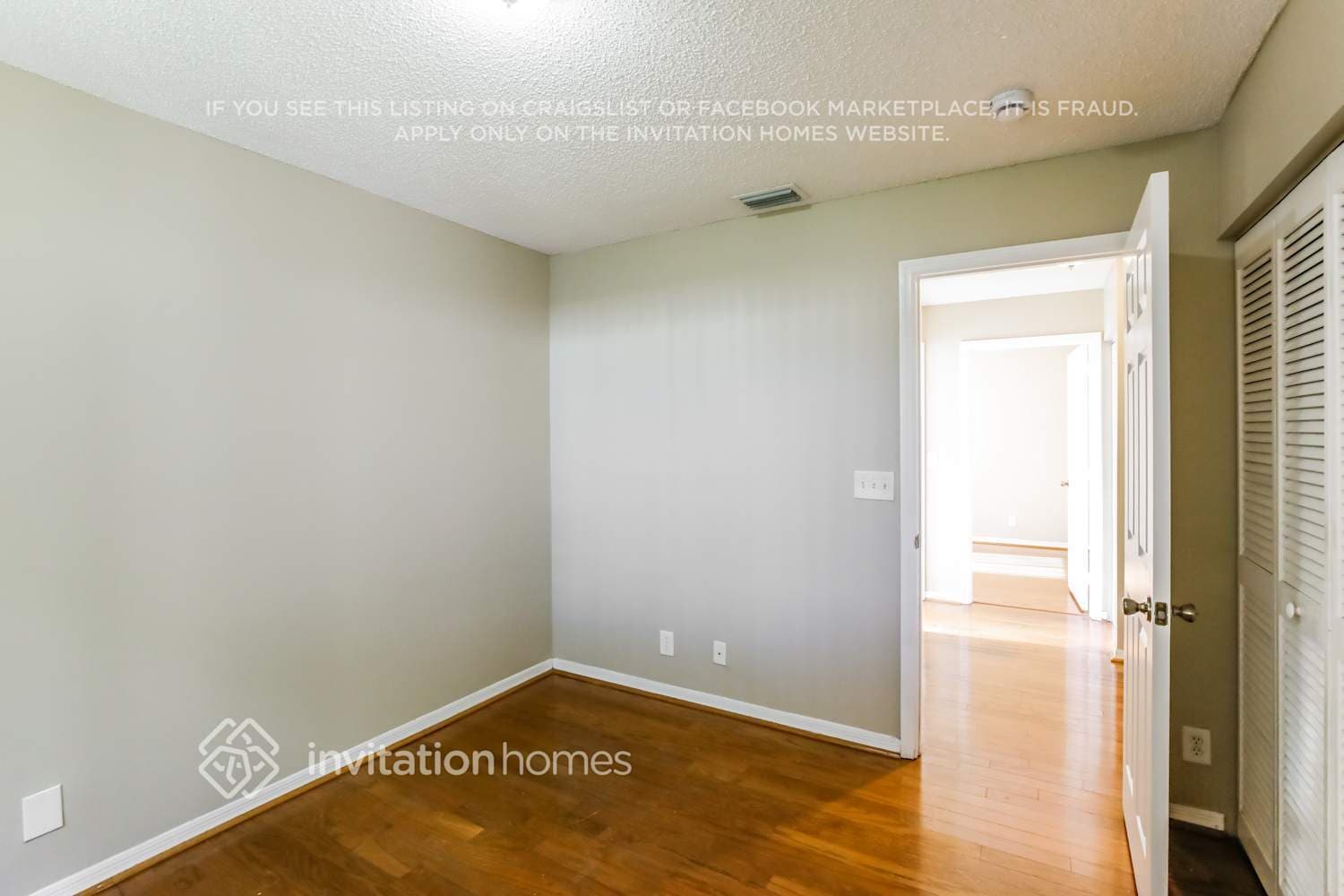 Building Photo - 10841 SW 14th Ct