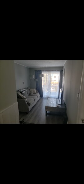 Livingroom - 55 Seadrift Ave
