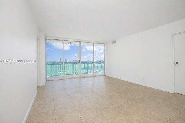 Building Photo - 7601 E Treasure Dr