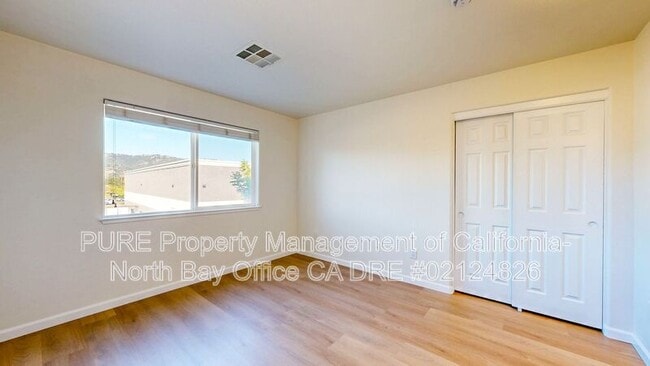 Building Photo - 120 Treadway Ct