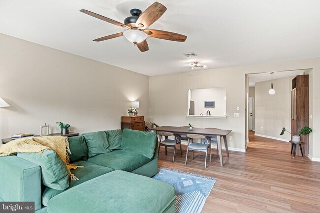 Building Photo - 2082 Deer Run Dr