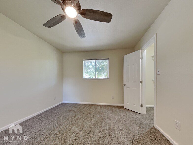 Building Photo - 4809 Cedar St