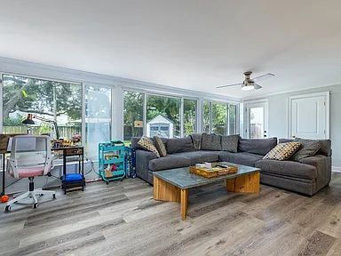 Building Photo - Rare South Tampa Rental in Virginia Park | Huge Private Backyard