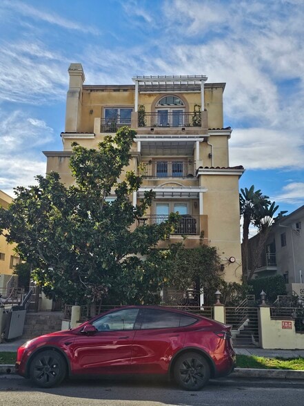 Primary Photo - 927 S Wooster St