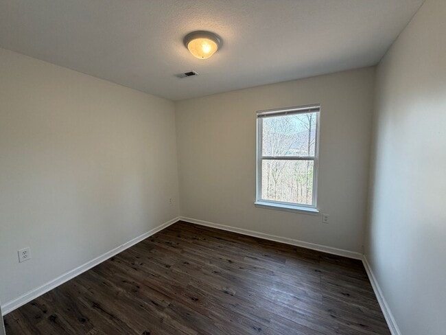 Building Photo - East AVL - Wooded Lot, Three Bedrooms