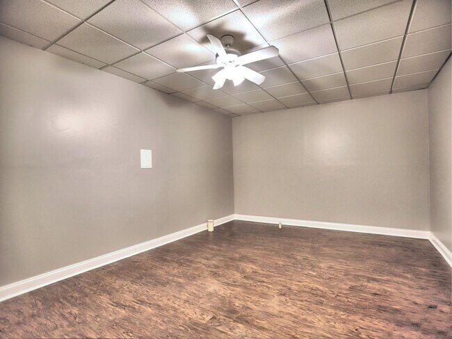 Building Photo - 975 Odessa Dr