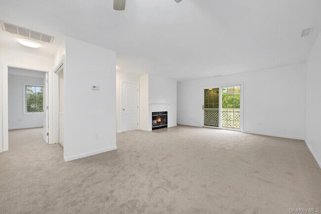Building Photo - 2102 Martingale Dr