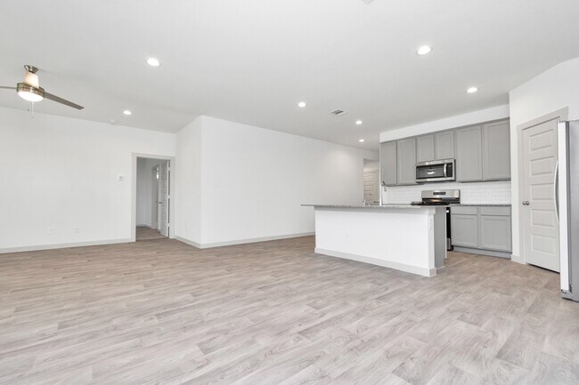 Building Photo - 10626 Watershed Dr