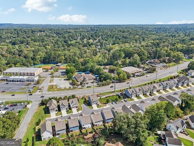 Building Photo - 3890 Clarington Dr