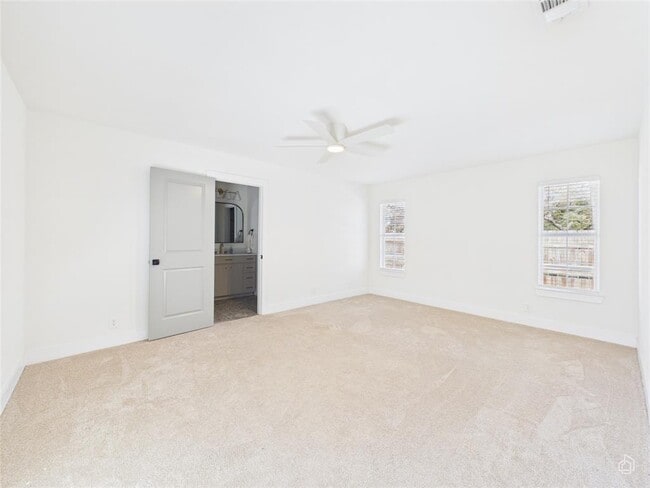 Building Photo - 9400 Longvale Dr