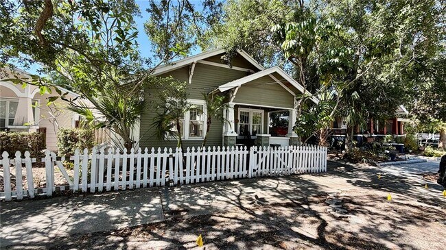Building Photo - 640 9th Ave N