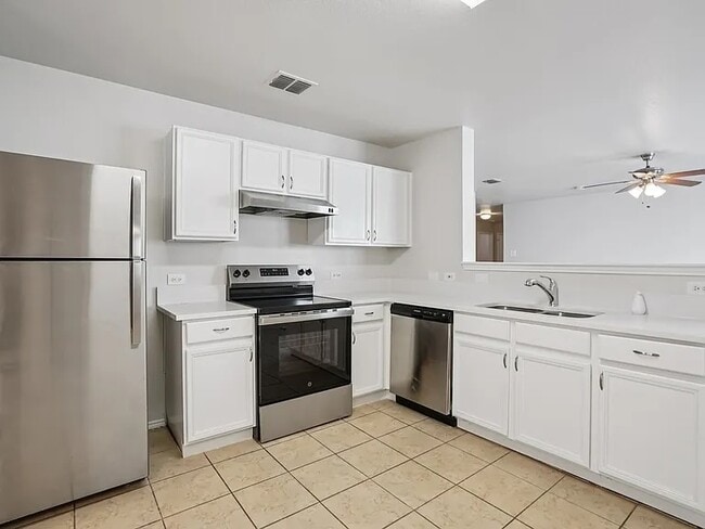 Building Photo - 4933 Parkrise Dr