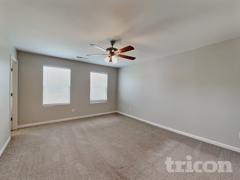 Building Photo - 1711 Sawtooth Ct