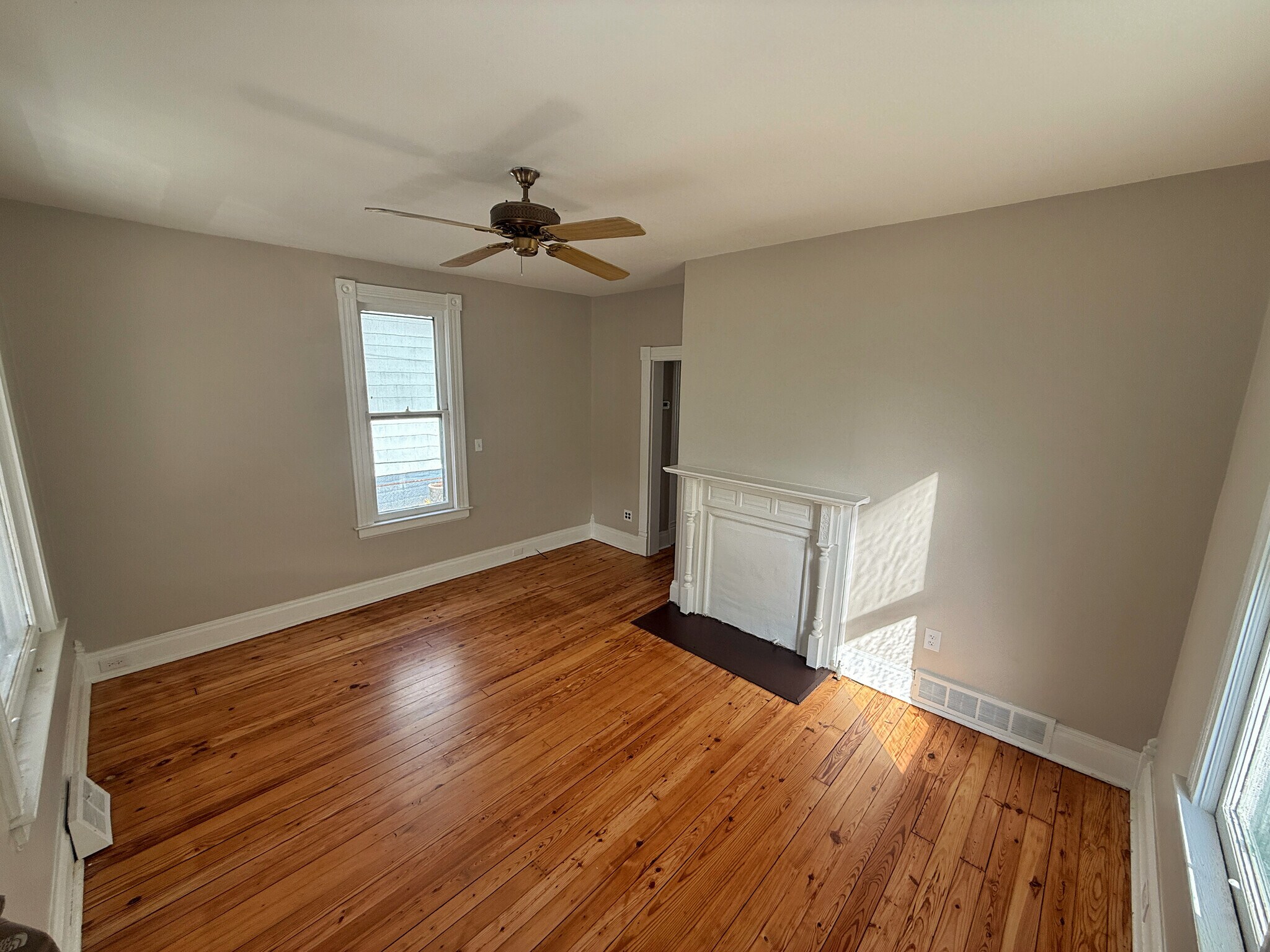 Building Photo - 49 Lynwood Ave