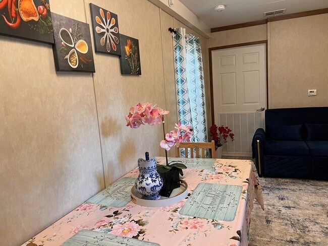 Building Photo - 8429 SE 68th Ct