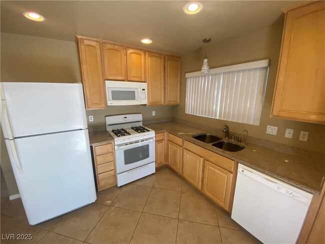 Building Photo - 8436 Palmada Dr