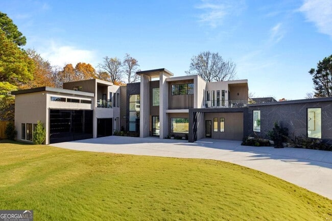 Building Photo - 3600 Lower Roswell Rd