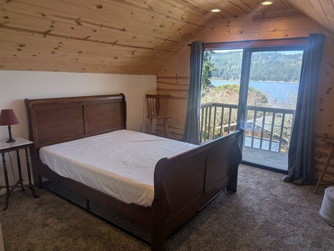 Building Photo - 1030 Fairmount Rd