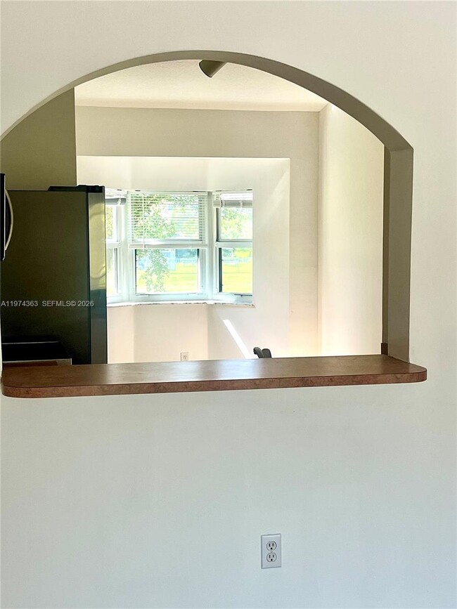 Building Photo - 930 NE 33rd Terrace