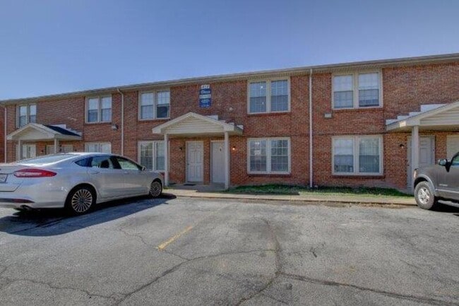Primary Photo - 812-F Golfview Place