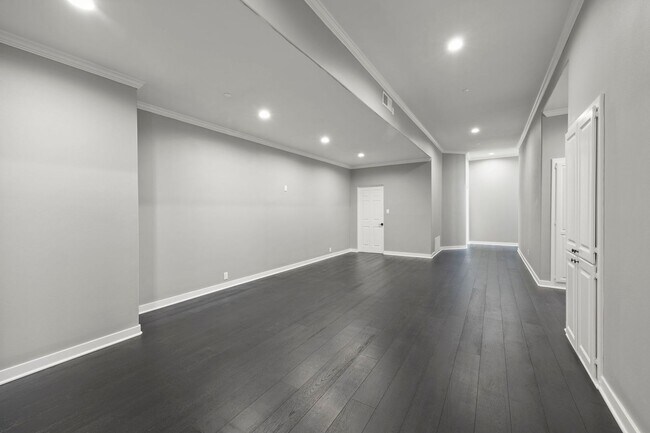 Building Photo - Modern Elegance Meets Scenic Privacy in Be...