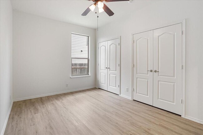 Building Photo - 200 Rudy Ln