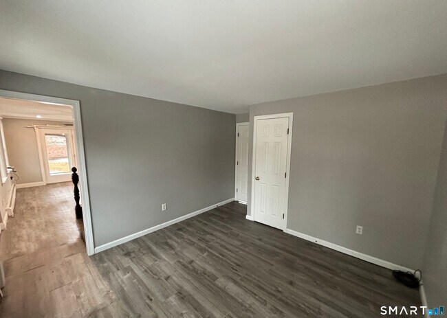 Building Photo - 72 Ingham Hill Rd