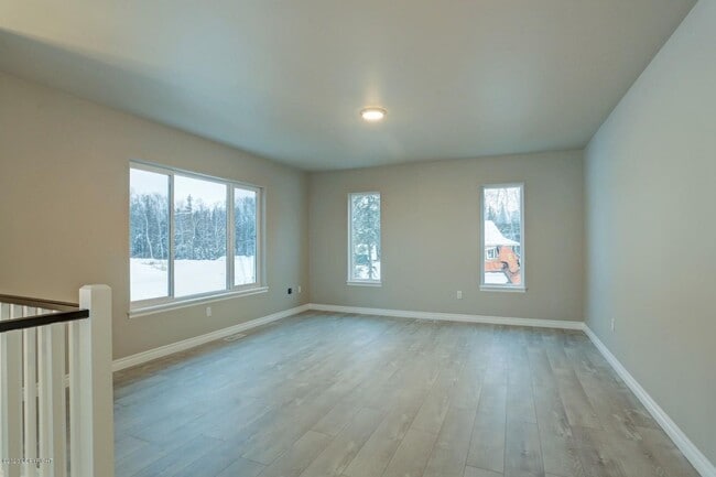 Building Photo - Live in luxury and style in this new, modern 4 bedroom home with upgraded everything, mountain vi...