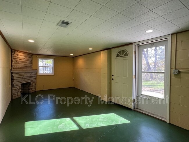 Building Photo - 3307 Gleaves Ct