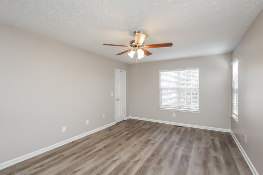 Building Photo - 5875 Bellingrath Way