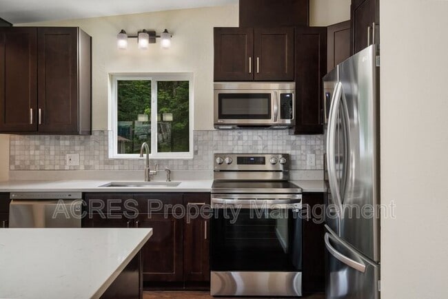 Building Photo - 12126 SE 160th St