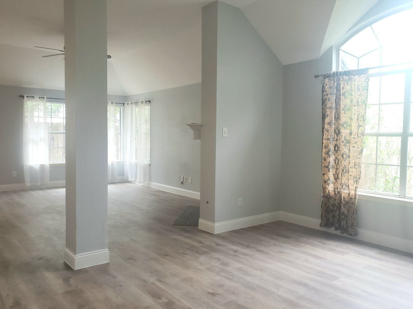 Building Photo - 3822 Newland Dr