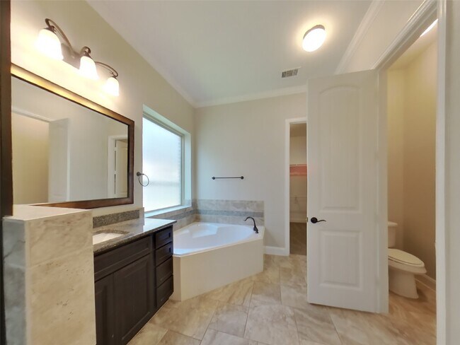 Building Photo - 3219 Breeze Bluff Way