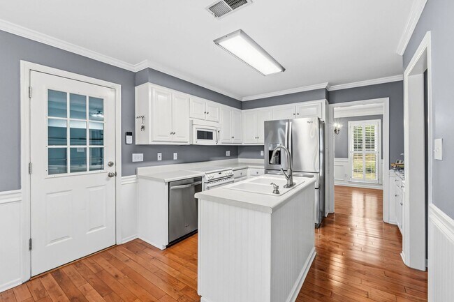 Building Photo - 299 Ashbrook Dr