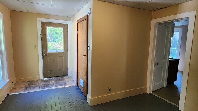Building Photo - Two Family Duplex in Salamanca NY.