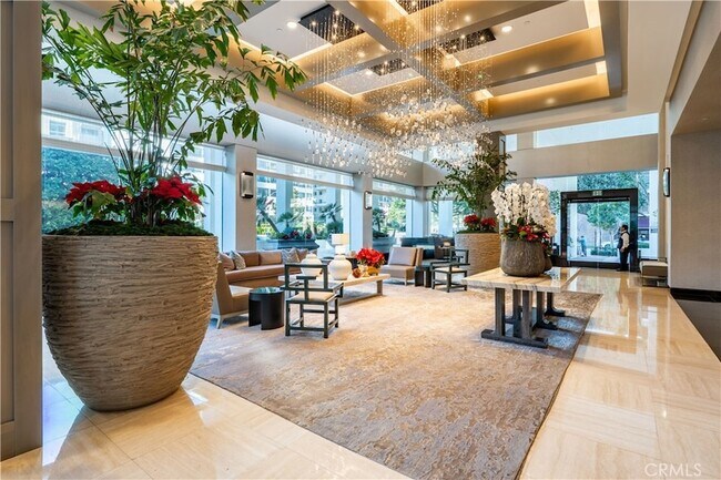 Building Photo - 10560 Wilshire Blvd