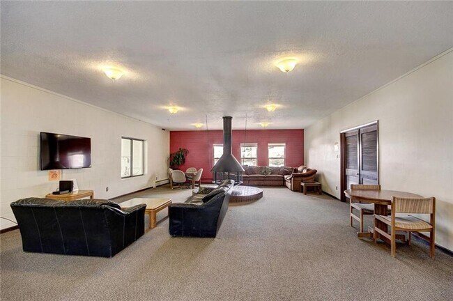 Building Photo - Dillon Valley East Condo-Beautifully Remodeled  3 Bedroom/2 Bath Unit w/Clubhouse, Pool & Hot Tub