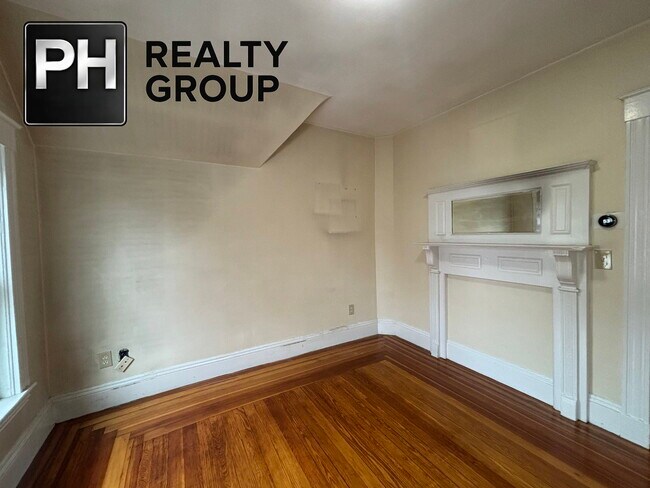 Building Photo - Park Road, Belmont, MA 02478 - 2 BR 1 BA triplex