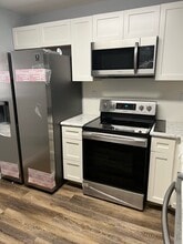 Building Photo - Myles Trace