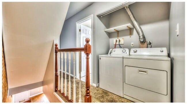 Building Photo - 104 E Clement St